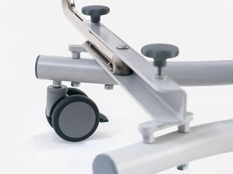 Infusion rod holder, right and left rotatable